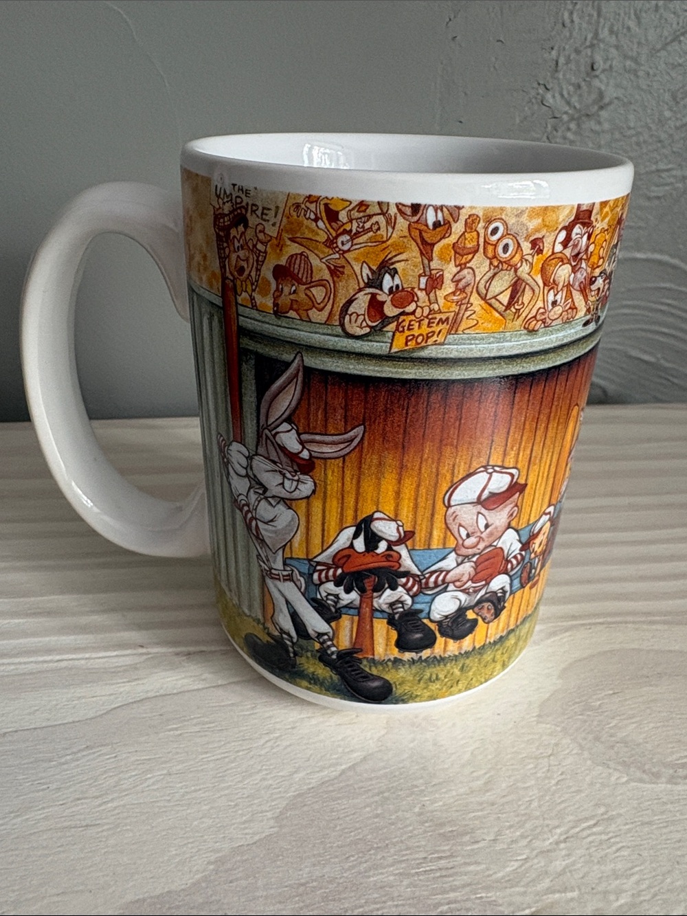 Warner Brothers Looney Tunes Classic
Baseball Dugout Coffee Mug Bugs Taz 1993